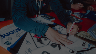 Séance de dédicaces à la BCF